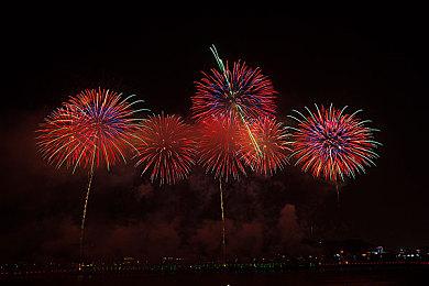 《最终幻想7：重生》与原版新对比图 画面更美让人难忘